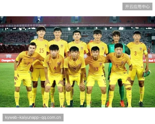 《中超与中甲：赛事节奏的“慢火”与市场的“快速”——如何重构中国足球的韧性与竞争力》